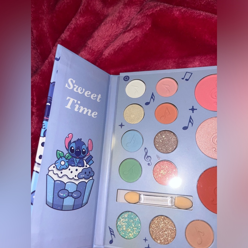 eyeshadow/blush palette - Picture 4 of 4